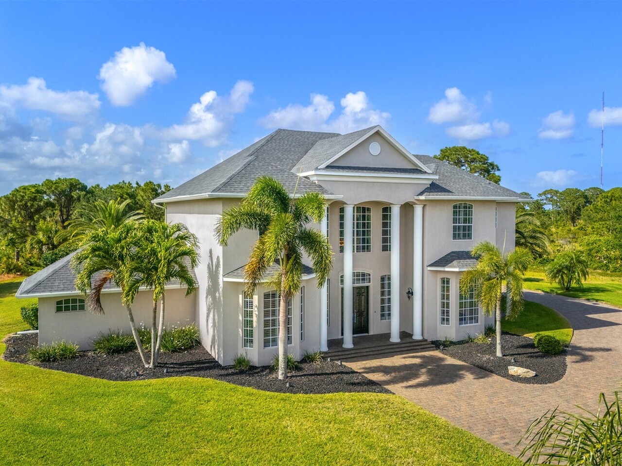 1028 Dowitcher Court
