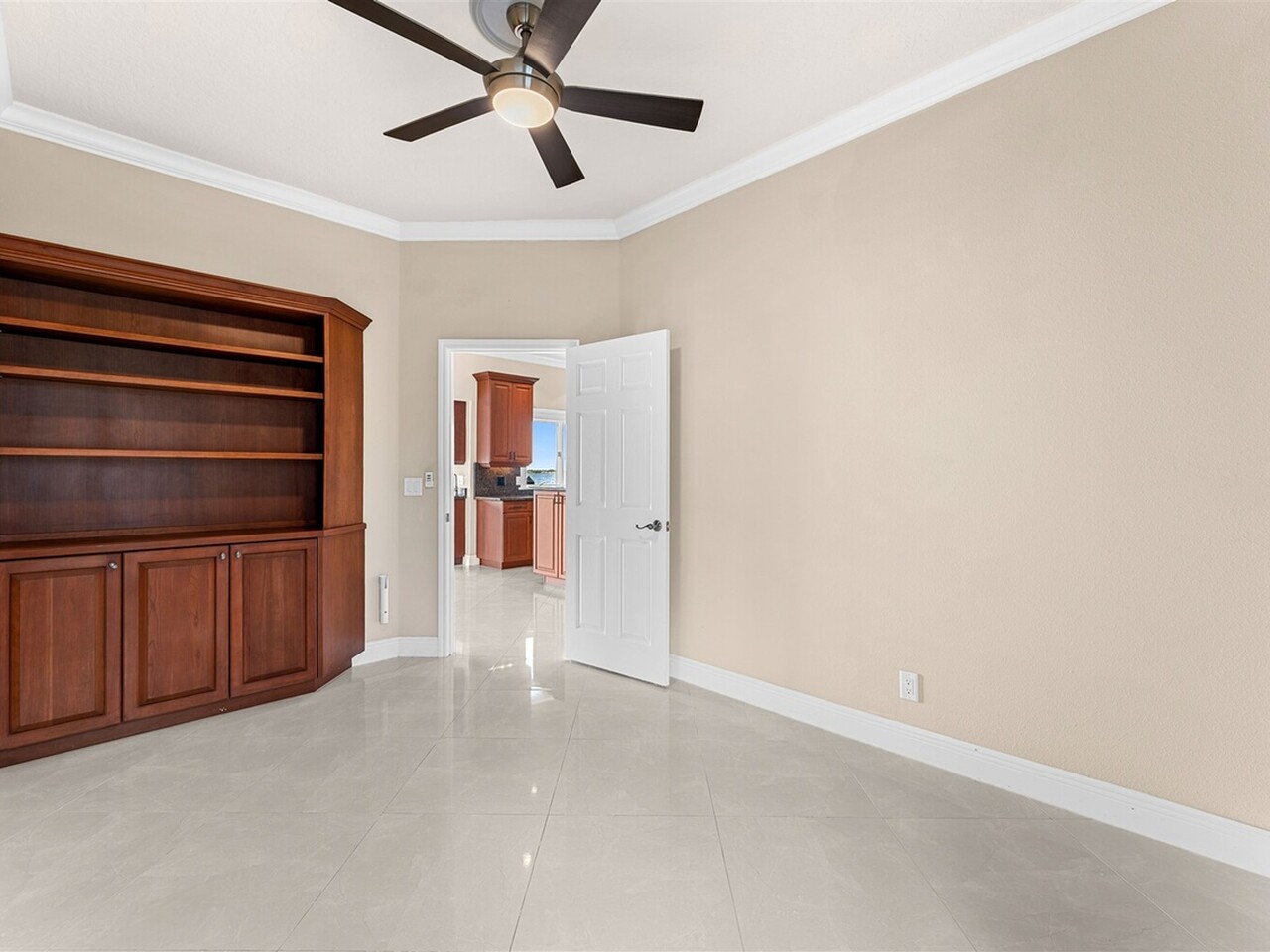 10285 S Tropical Trail