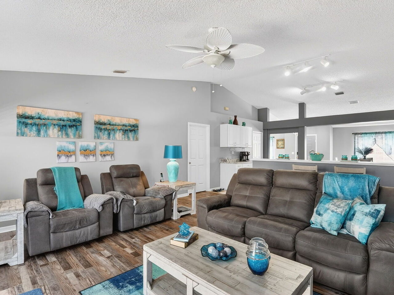 1040 Jacaranda Circle