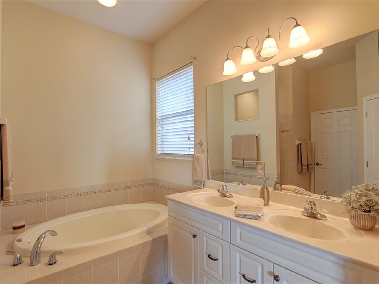 1175 Clubhouse Drive