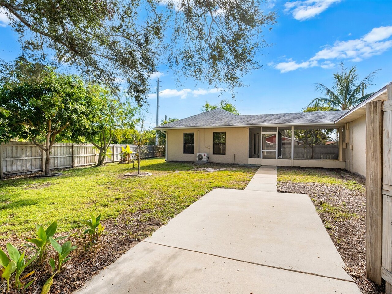 1235 Two Oaks Blvd.