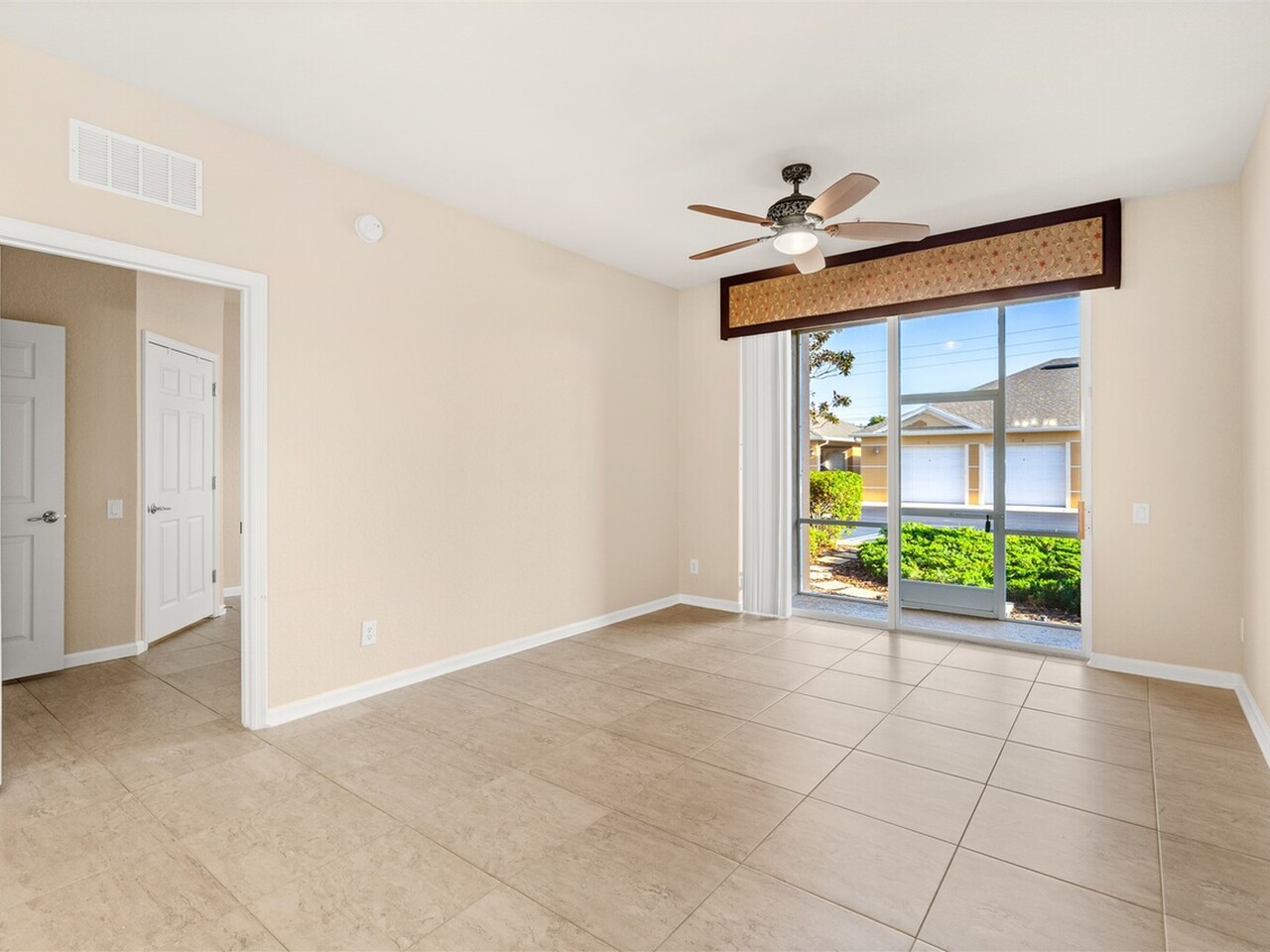 1626 Peregrine Circle #101