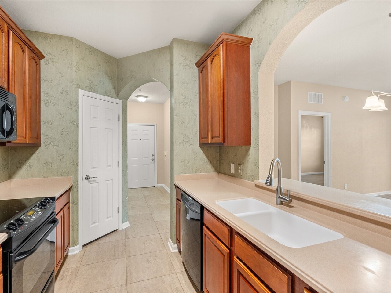 1626 Peregrine Circle #101