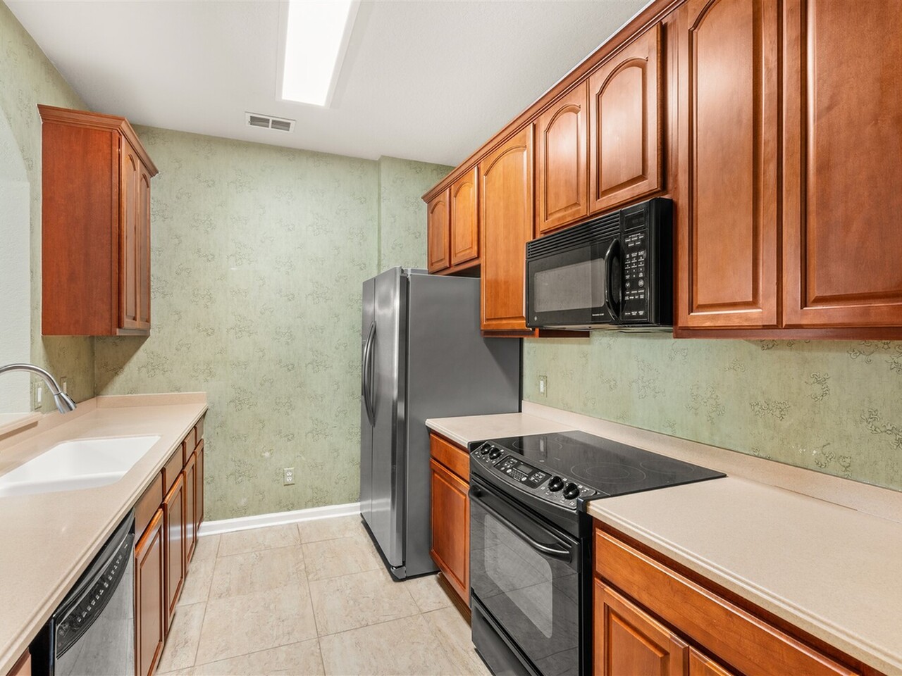 1626 Peregrine Circle #101