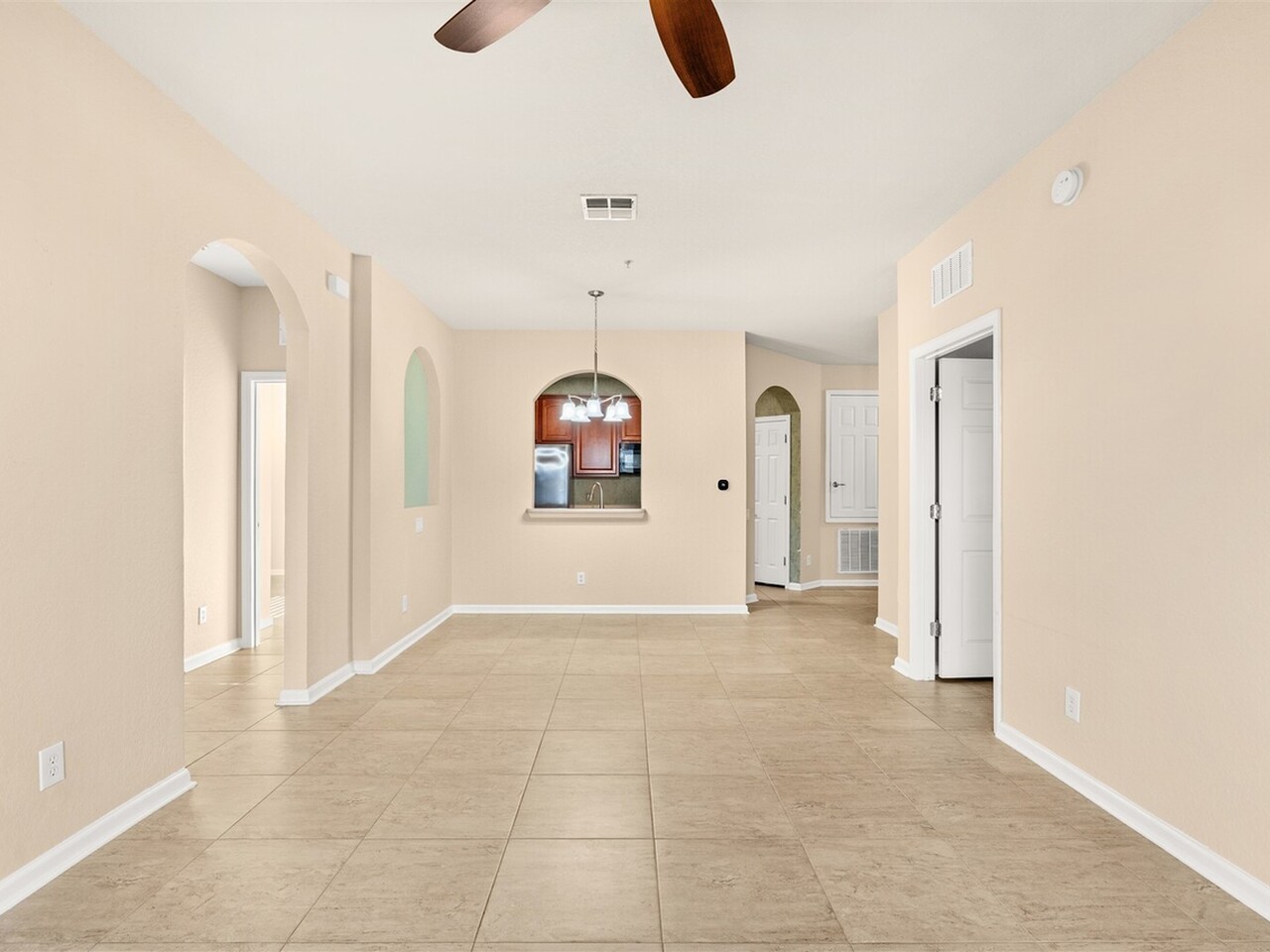 1626 Peregrine Circle #101