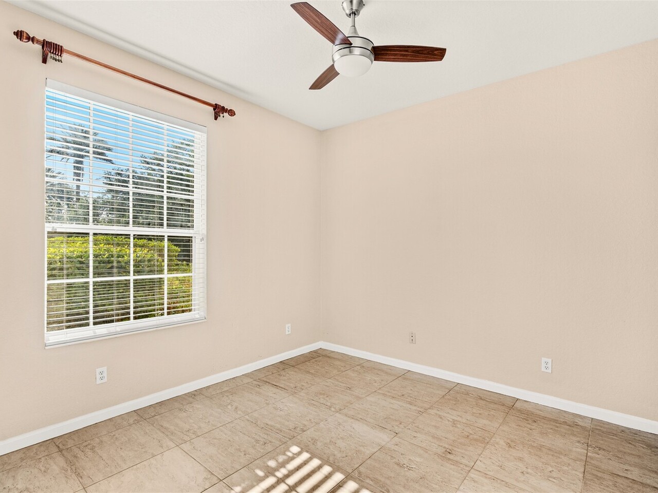 1626 Peregrine Circle #101