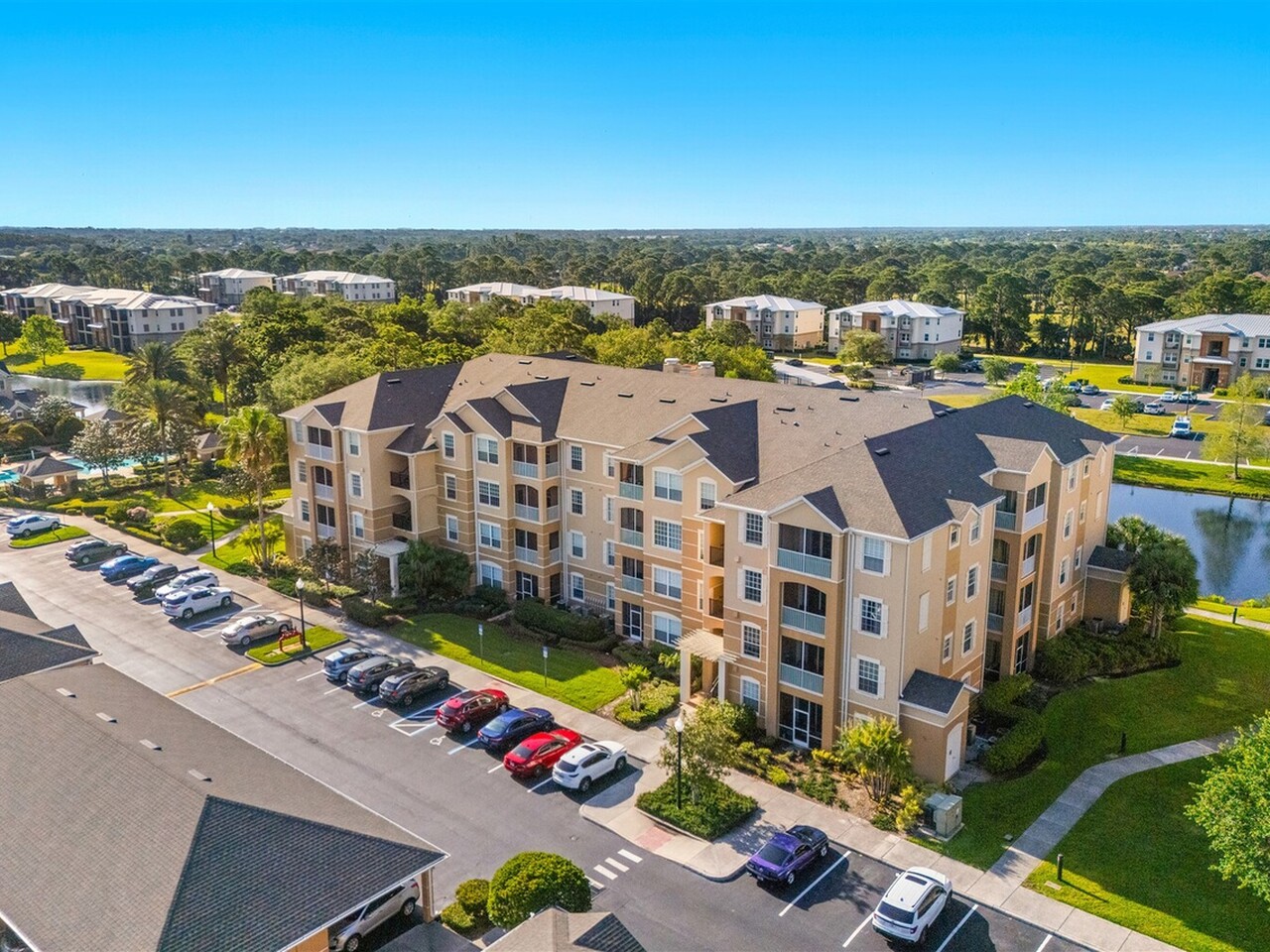 1626 Peregrine Circle #101