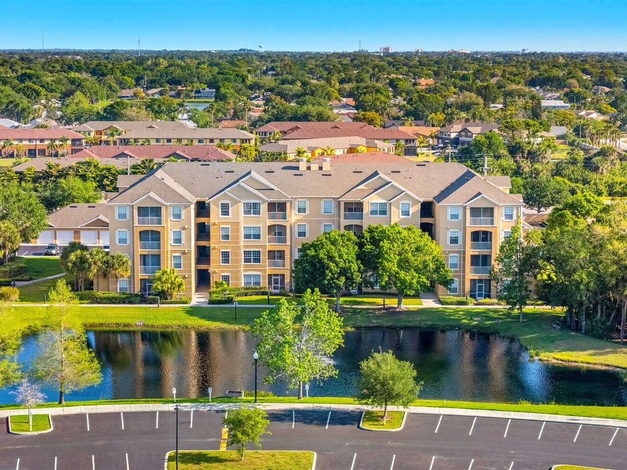 1626 Peregrine Circle #101