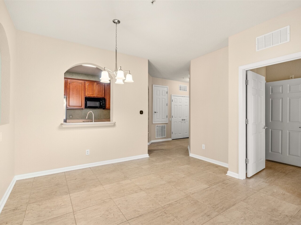 1626 Peregrine Circle #101