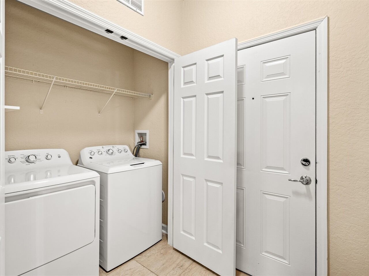 1626 Peregrine Circle #101