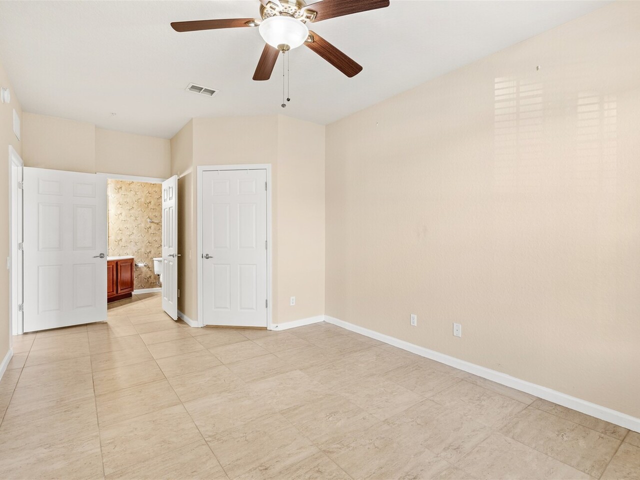 1626 Peregrine Circle #101