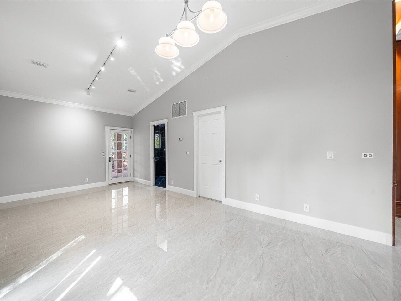 2195 S Courtenay Parkway