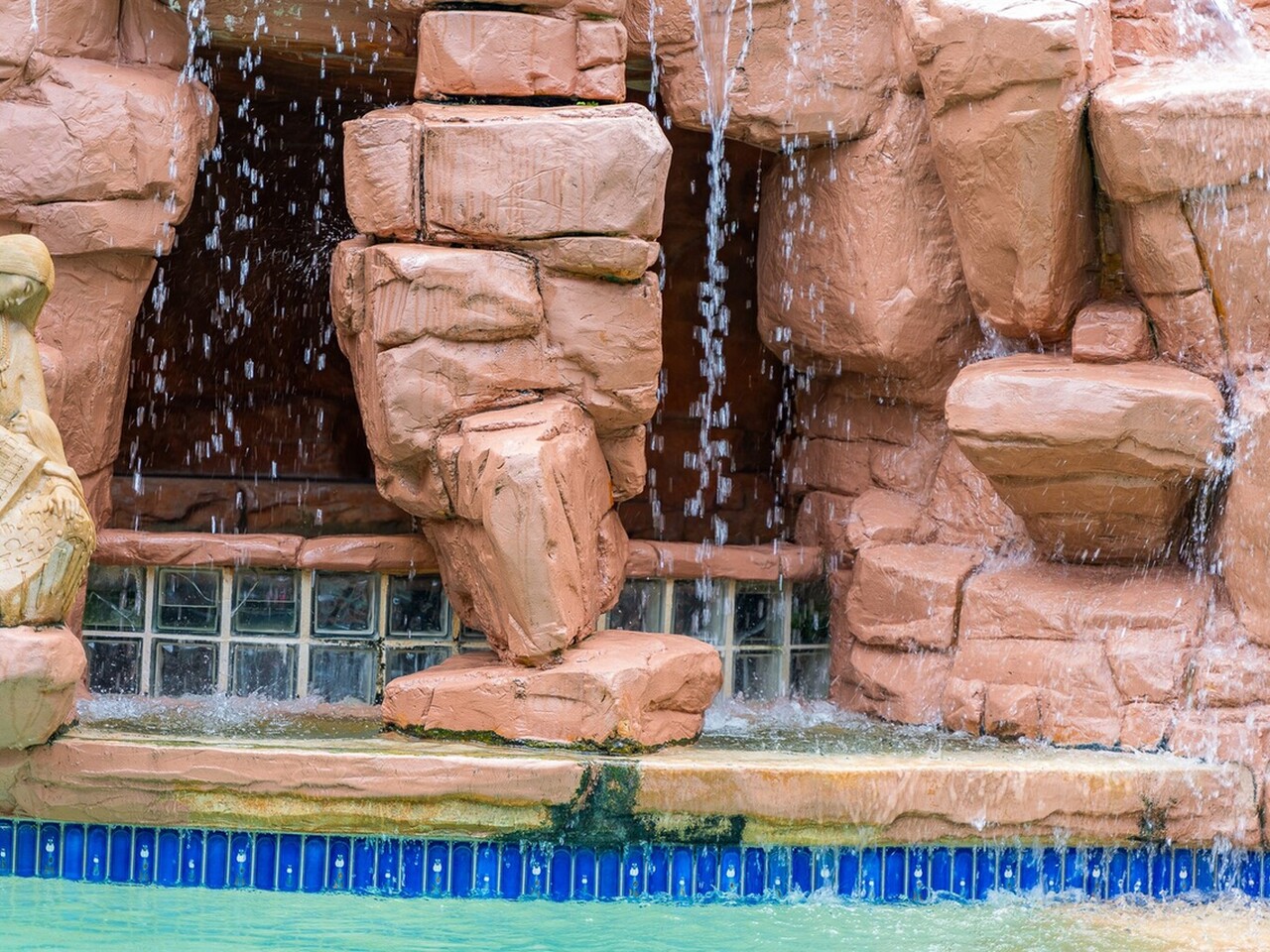 2195 S Courtenay Parkway