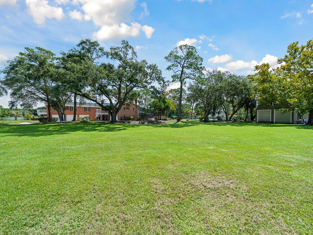 2195 S Courtenay Parkway