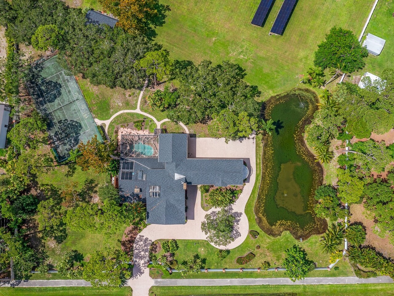 2195 S Courtenay Parkway