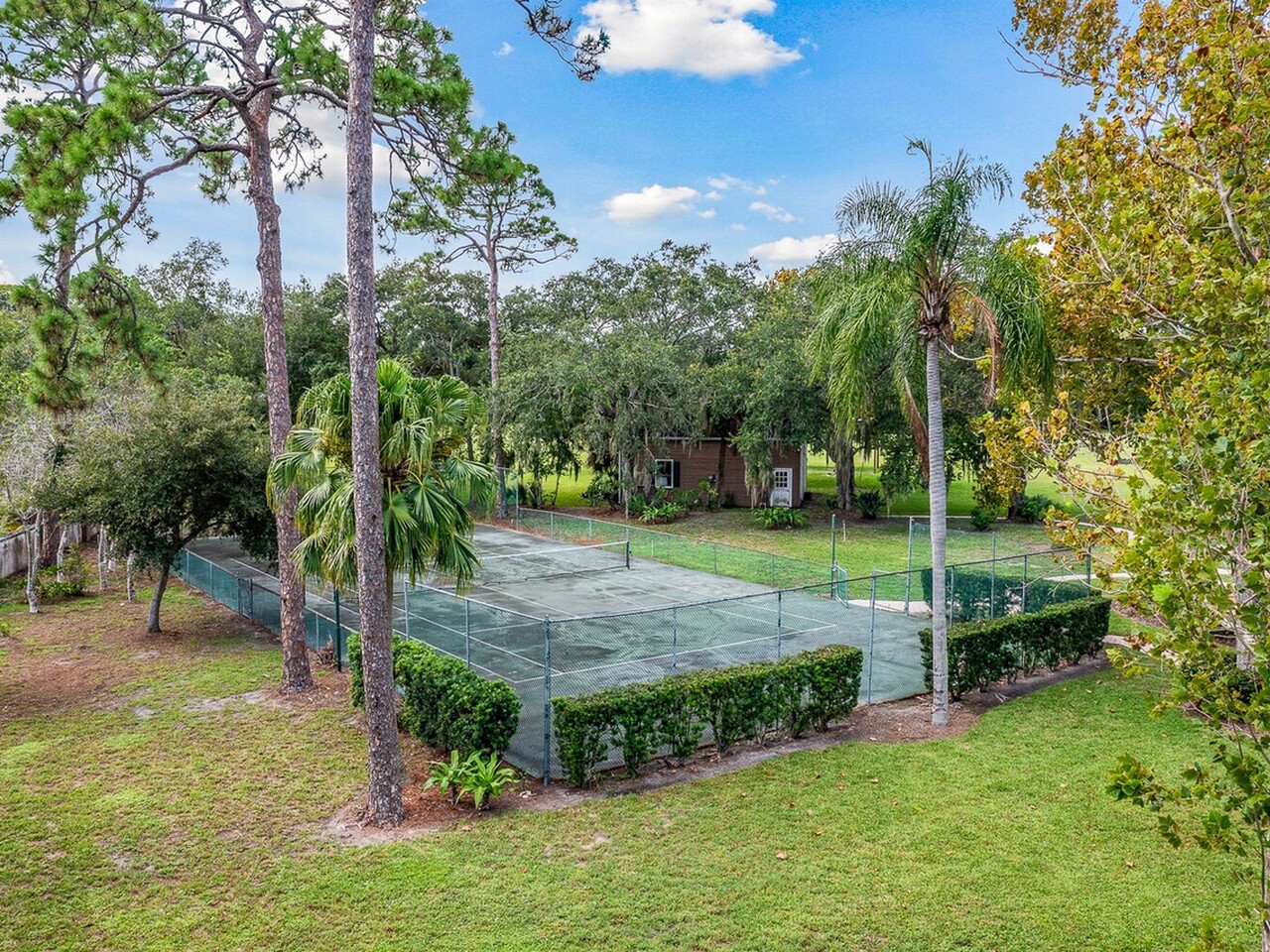 2195 S Courtenay Parkway