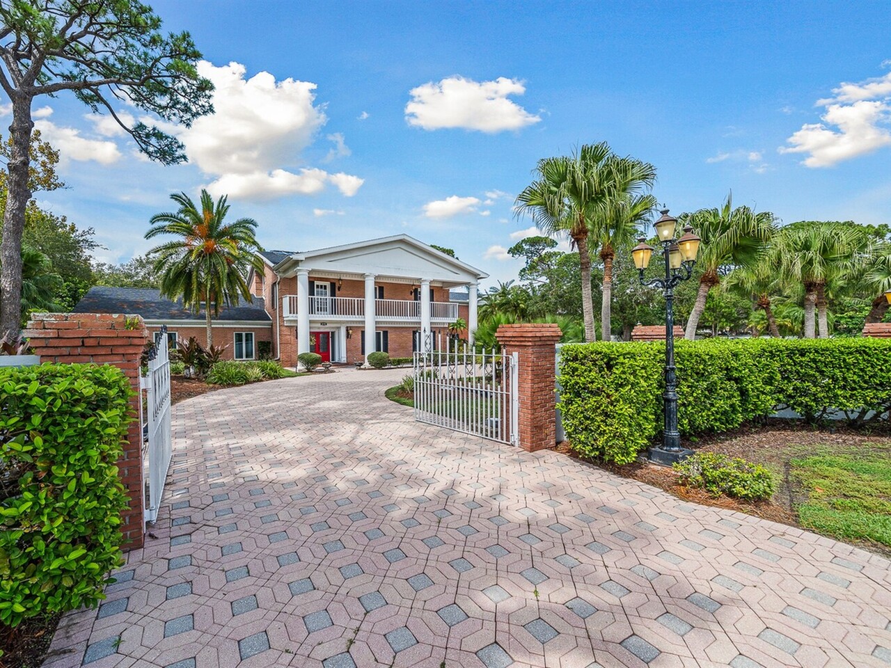 2195 S Courtenay Parkway