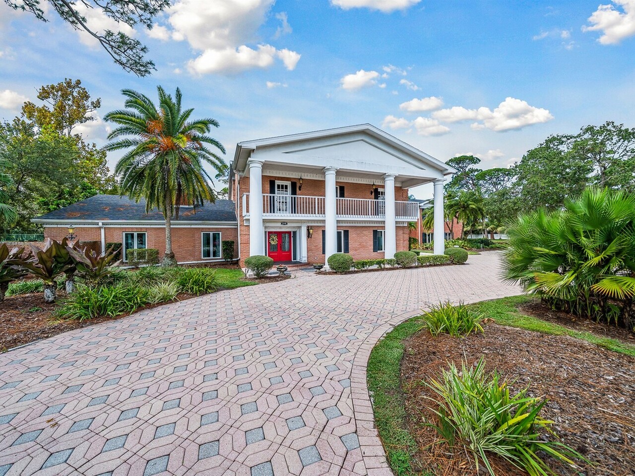 2195 S Courtenay Parkway