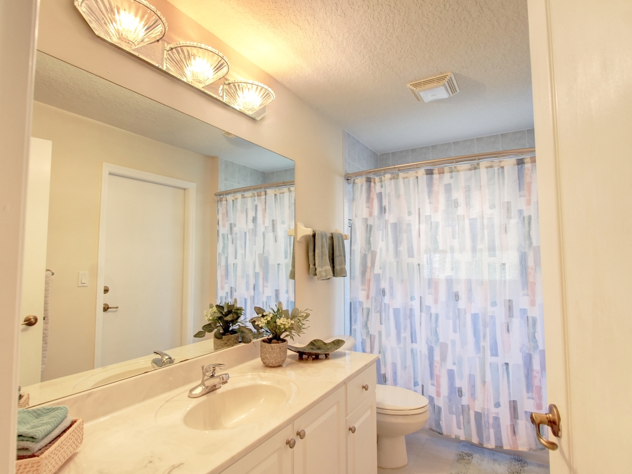 2436 Addington Circle