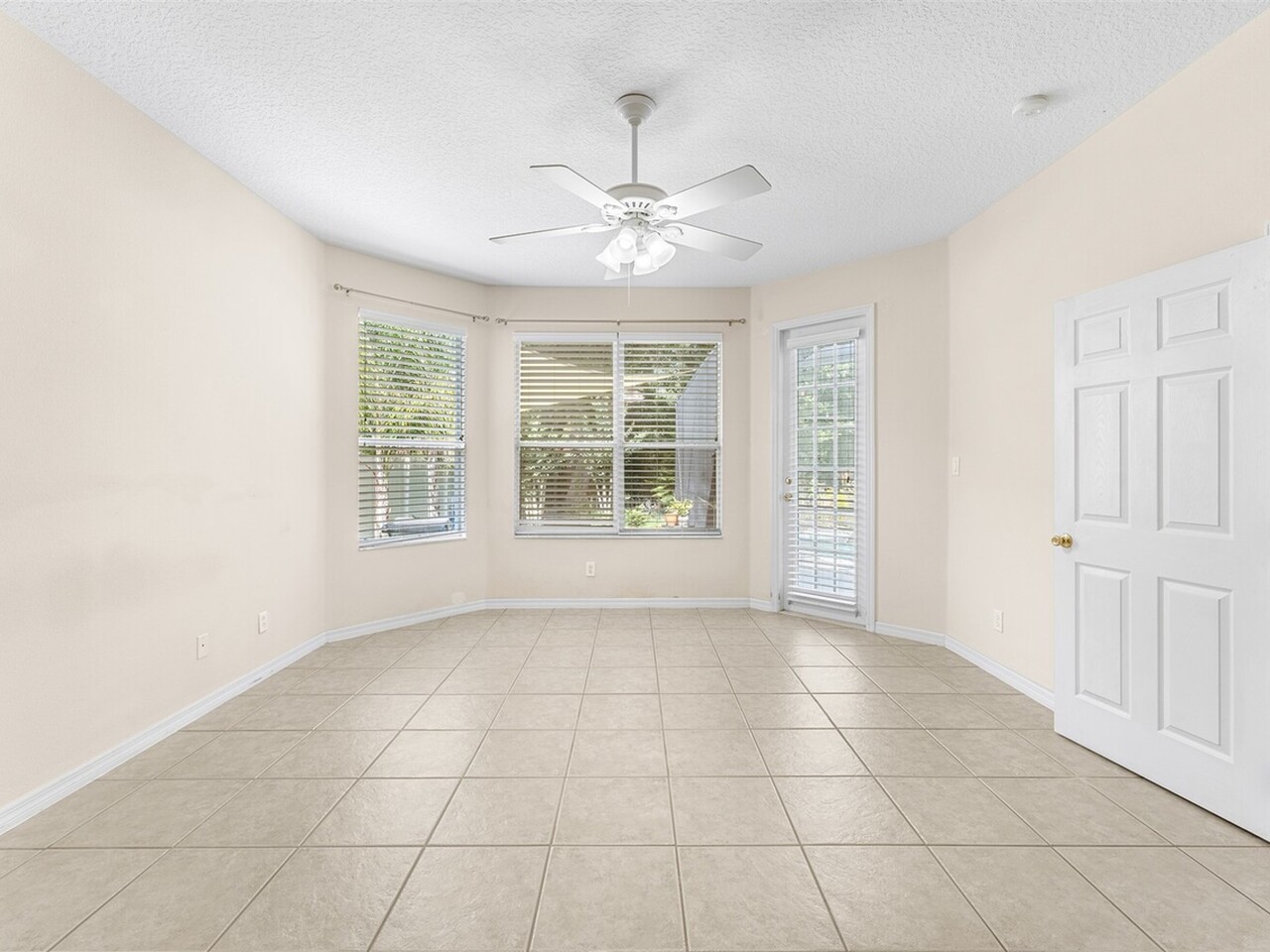 2438 Greenwillow Drive