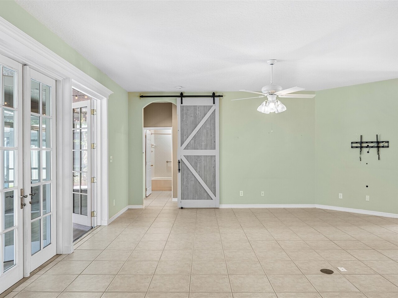 2438 Greenwillow Drive