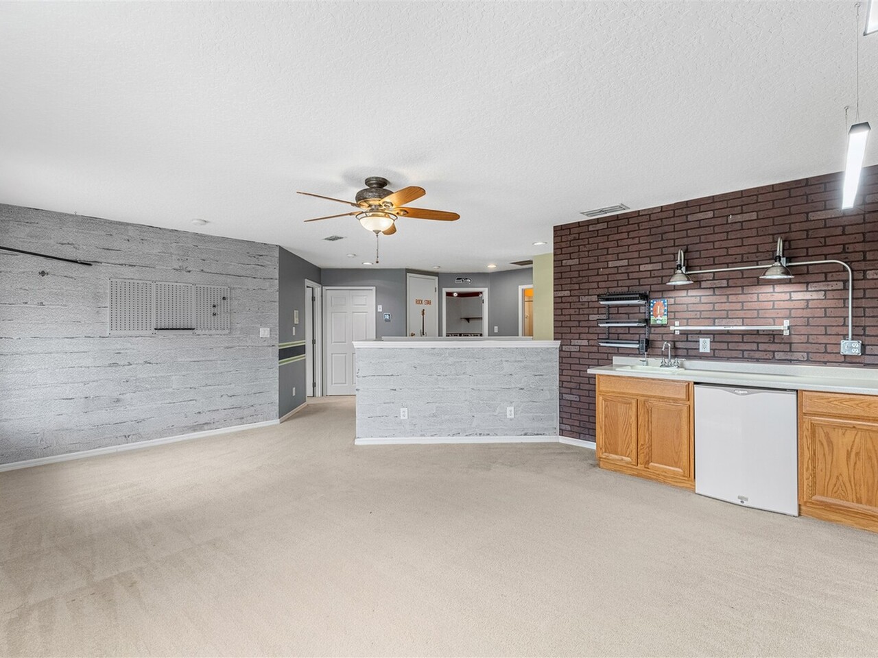 2438 Greenwillow Drive