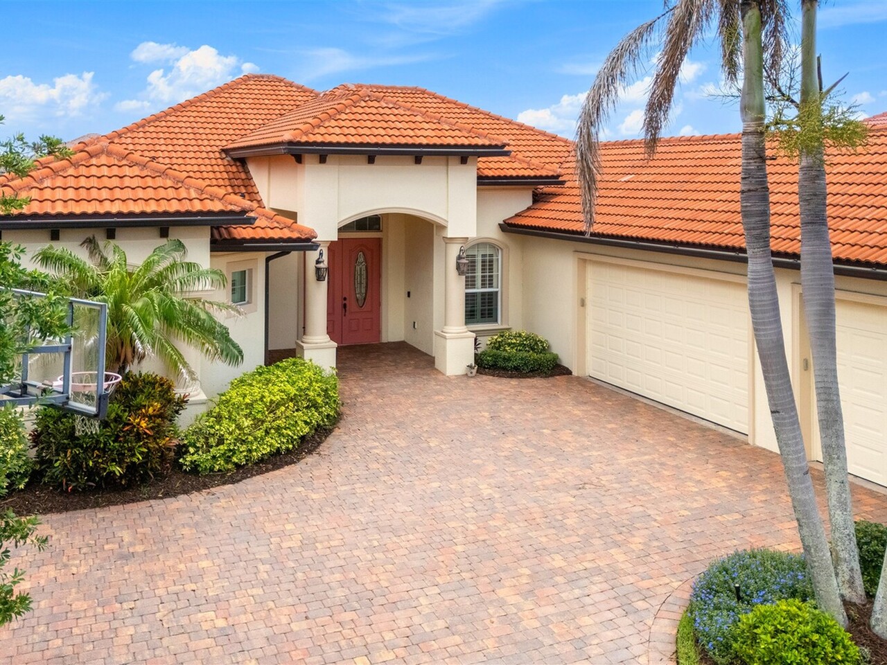 3259 Levanto Drive