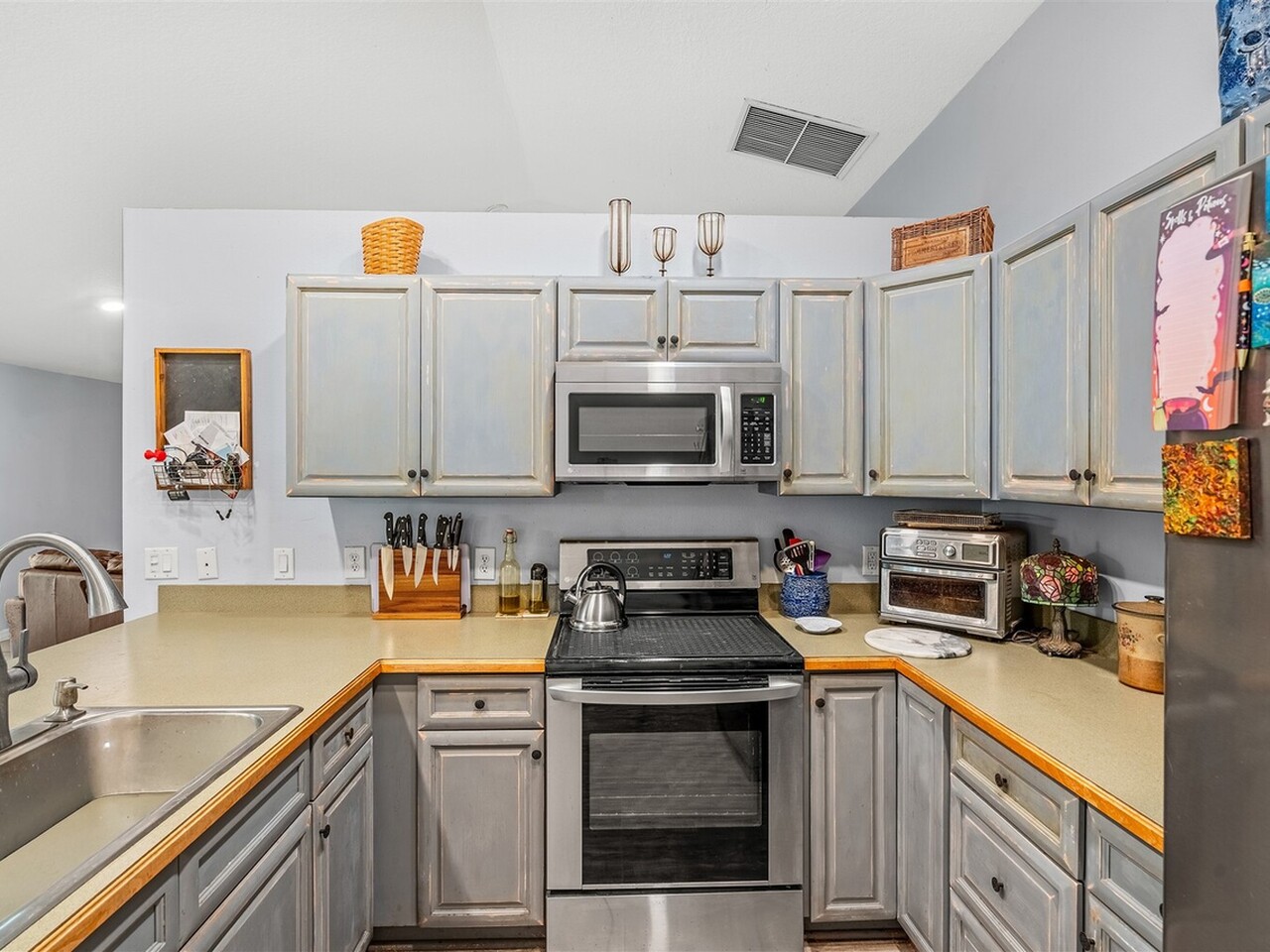 4575 Curtis Boulevard