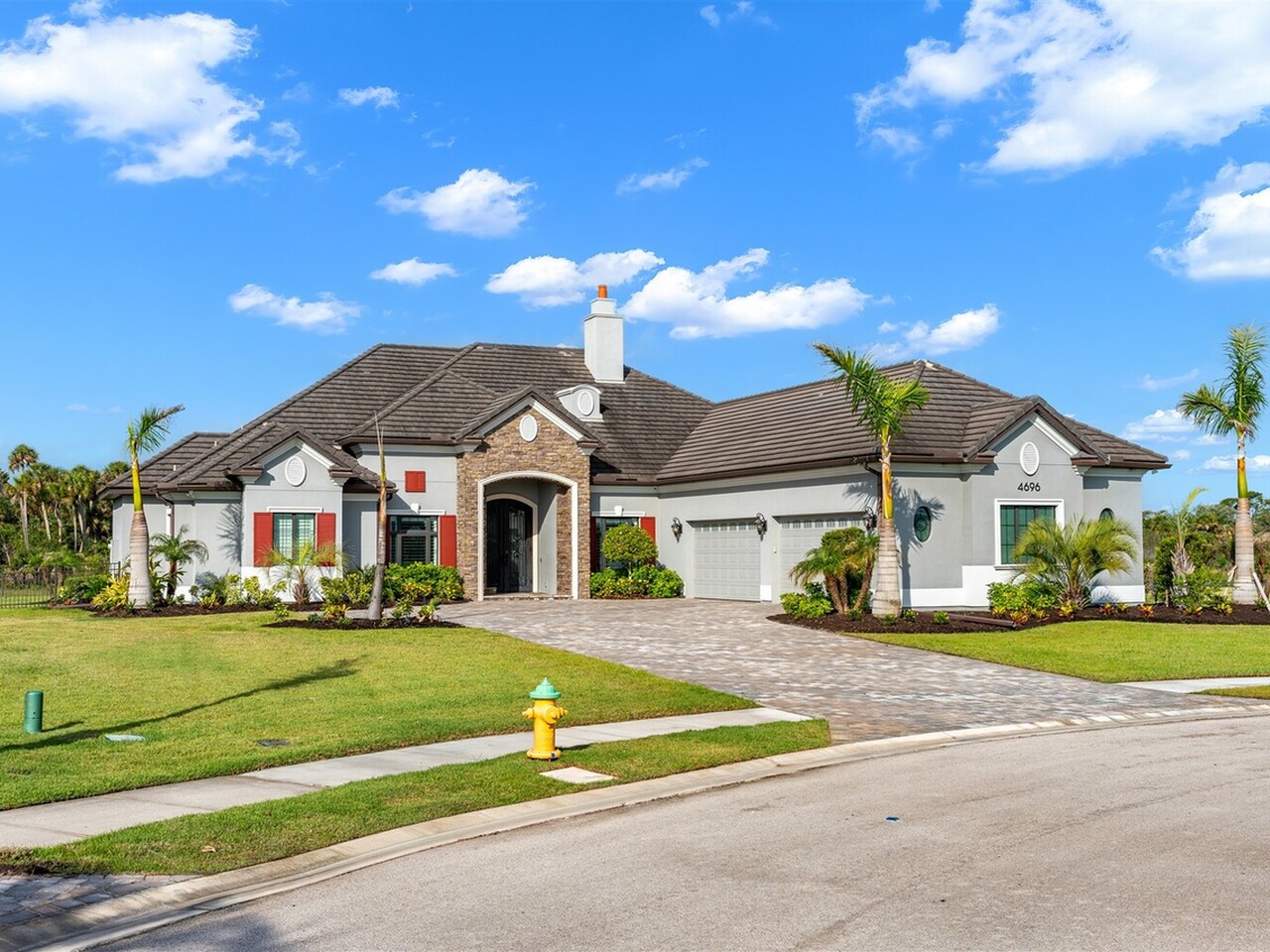 4696 Tea Tree Court