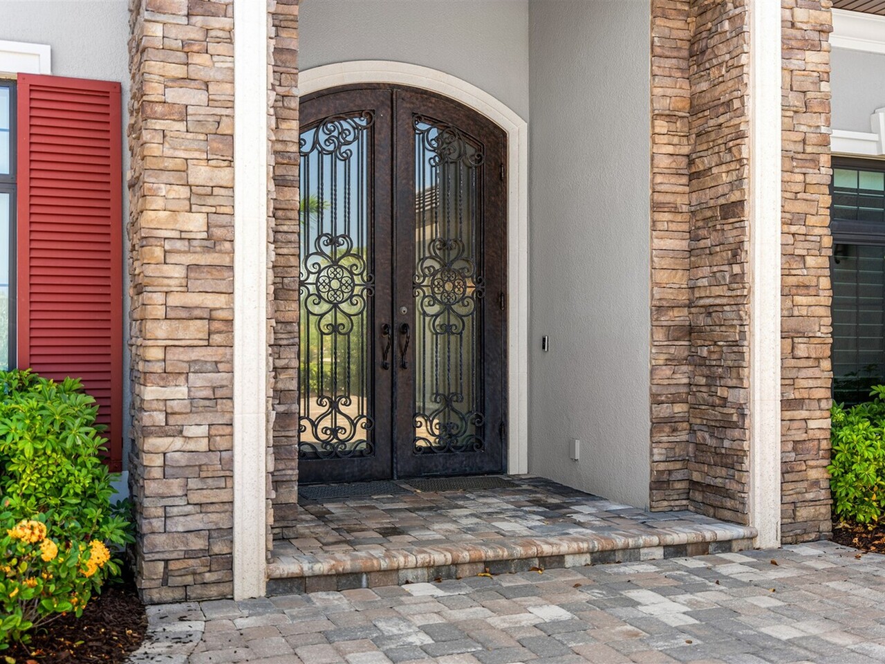 4696 Tea Tree Court