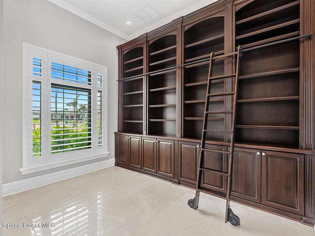 4696 Tea Tree Court