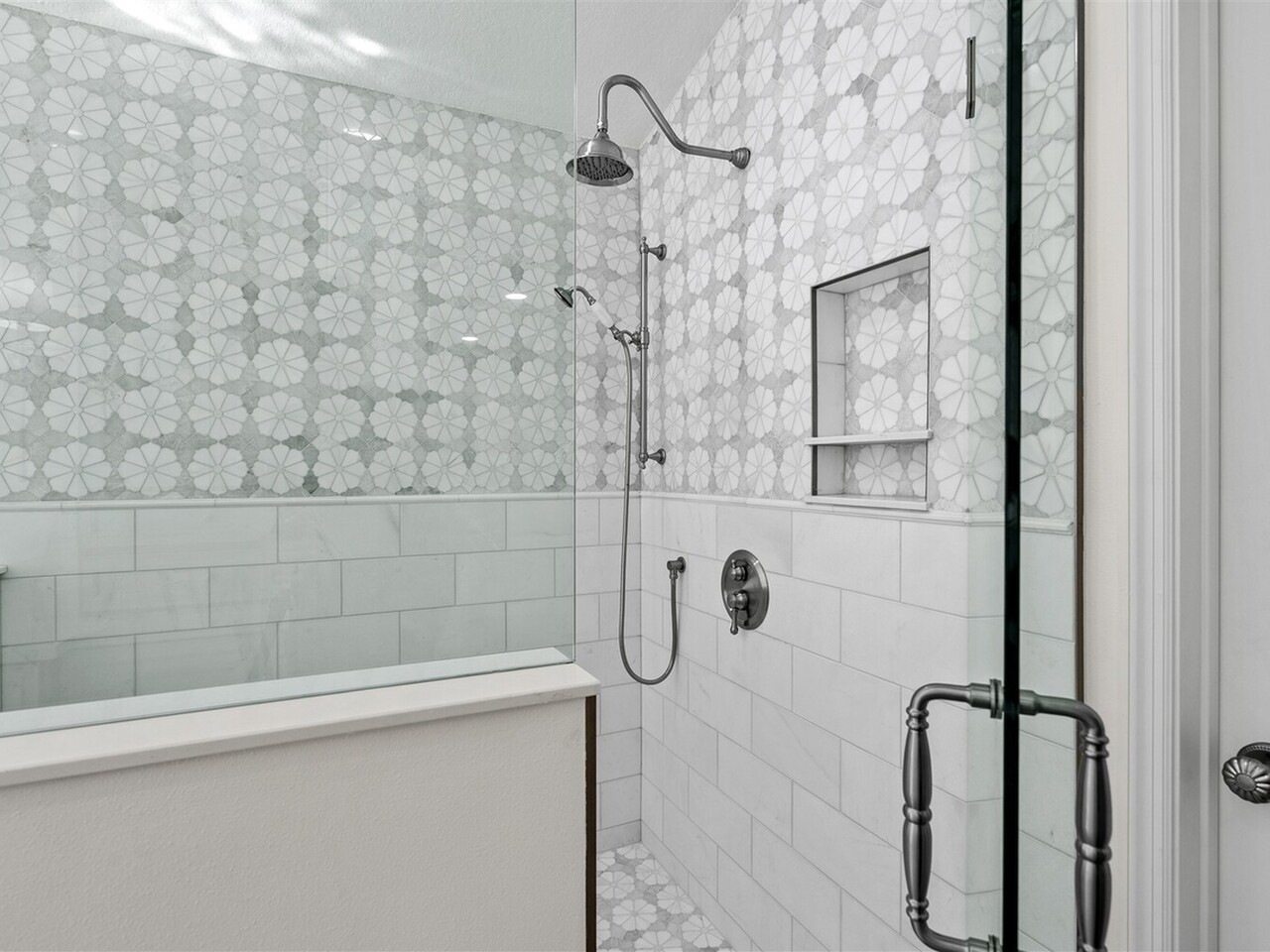 517 N River Oaks Drive