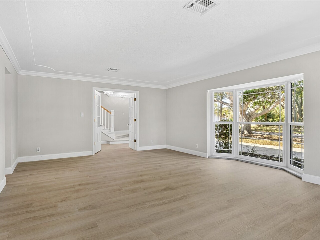 517 N River Oaks Drive