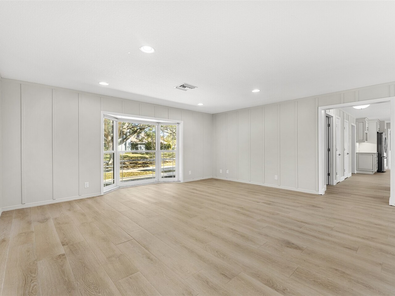 517 N River Oaks Drive