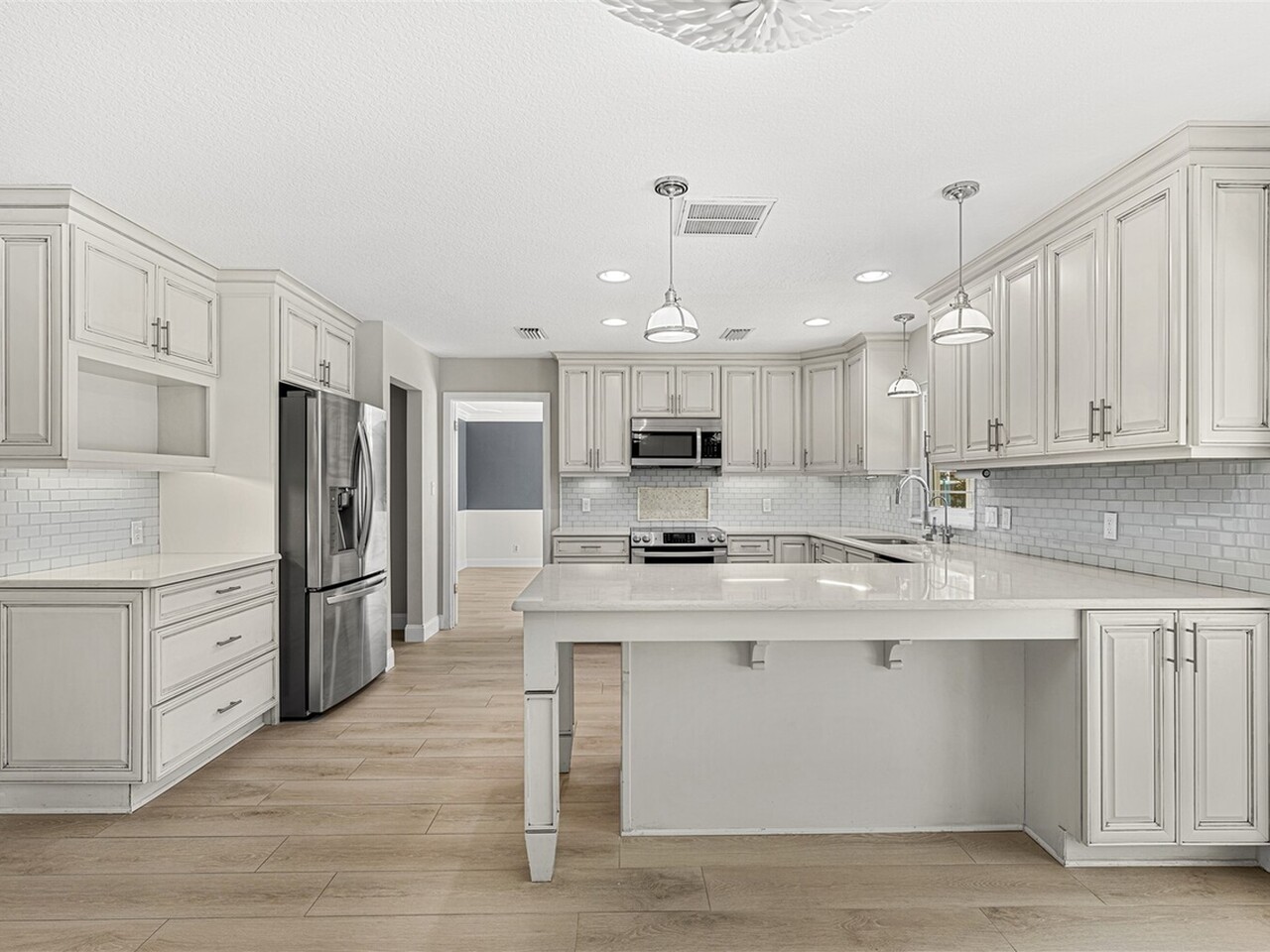 517 N River Oaks Drive