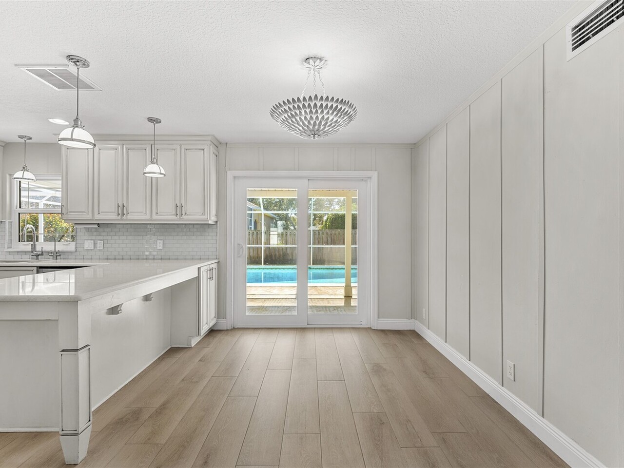 517 N River Oaks Drive