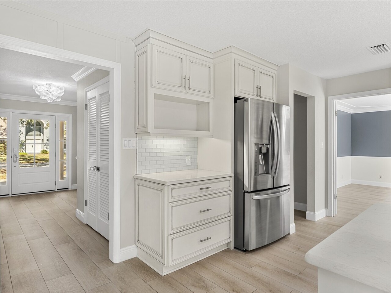 517 N River Oaks Drive