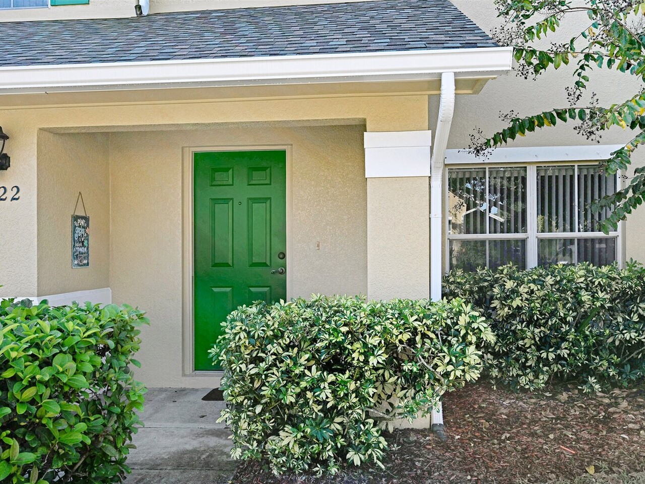 622 Cedar Side Circle NE