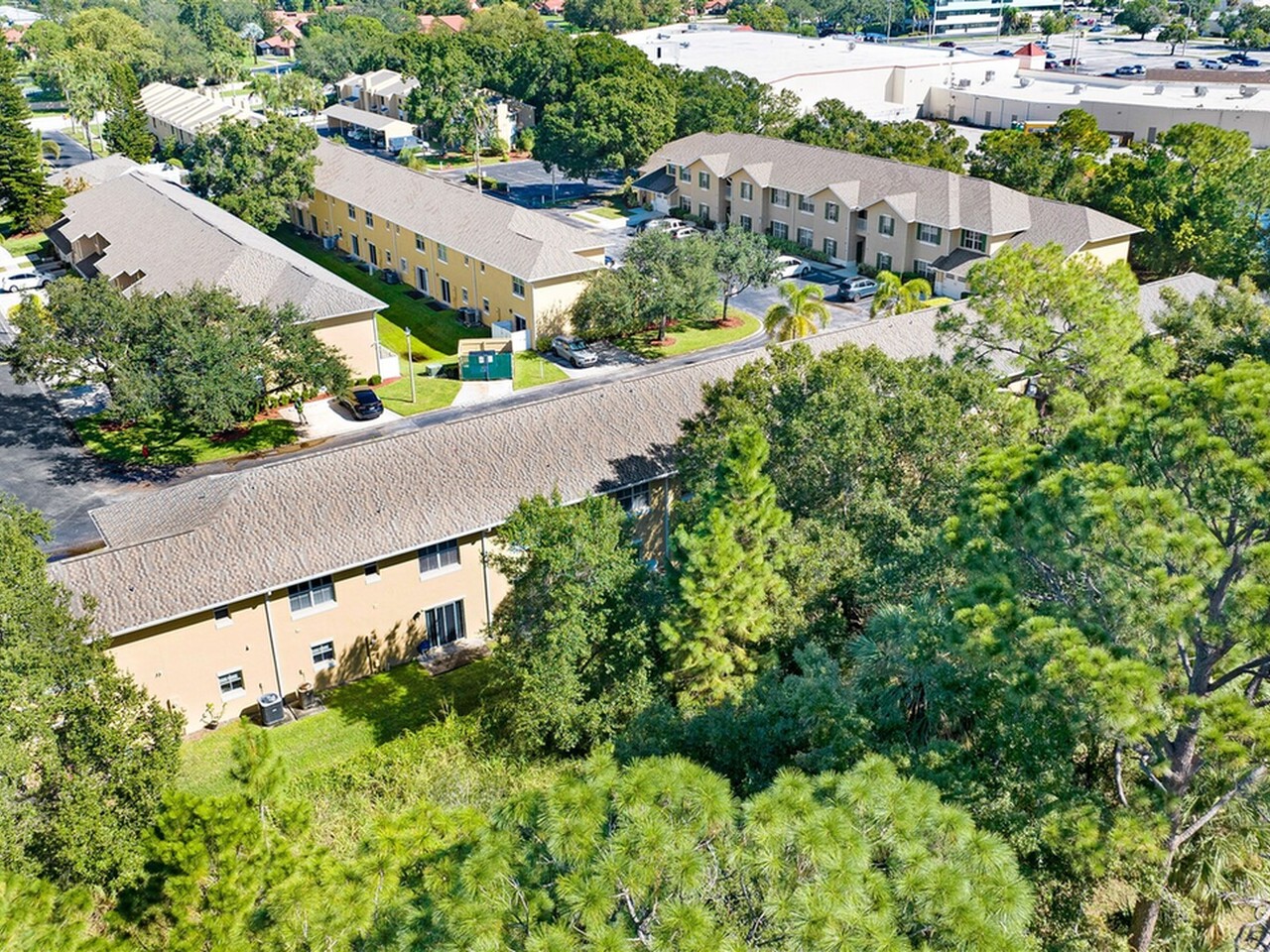 622 Cedar Side Circle NE