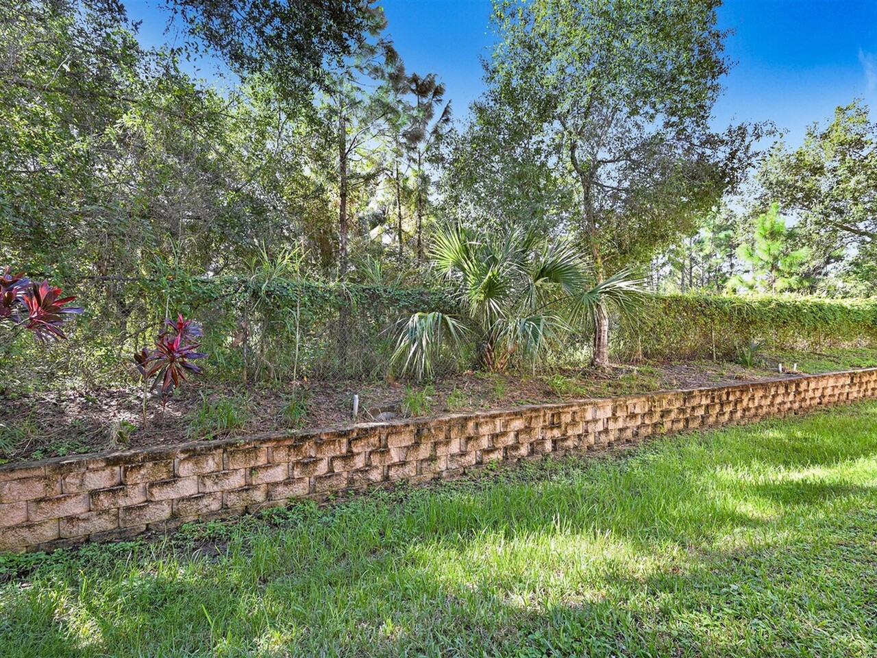 622 Cedar Side Circle NE