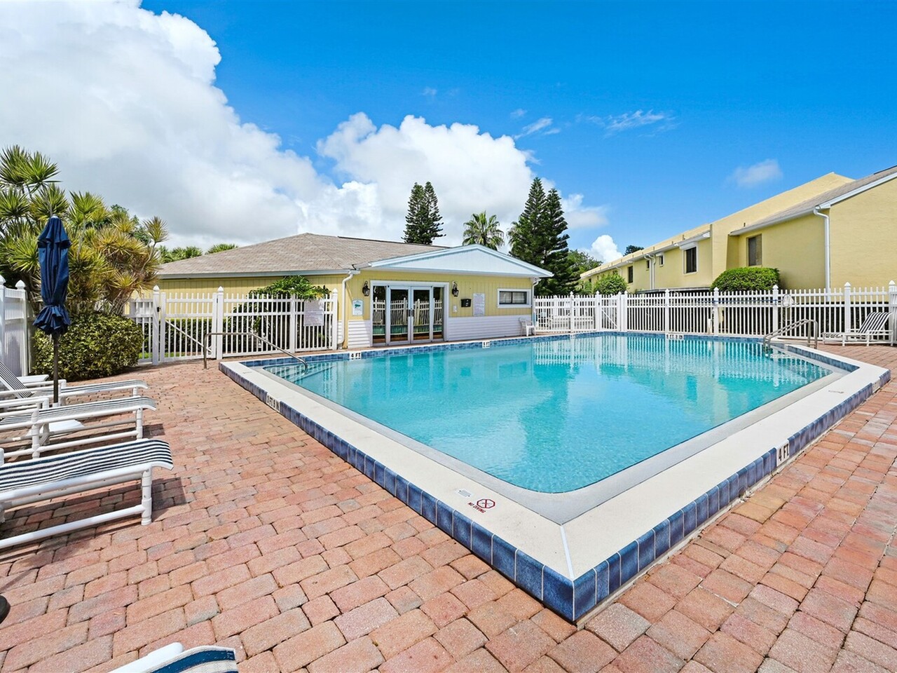 622 Cedar Side Circle NE