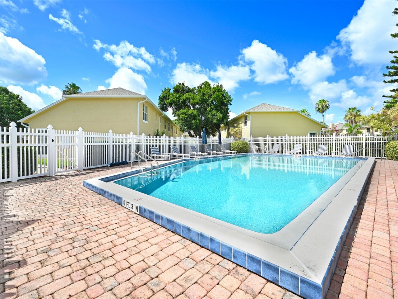 622 Cedar Side Circle NE