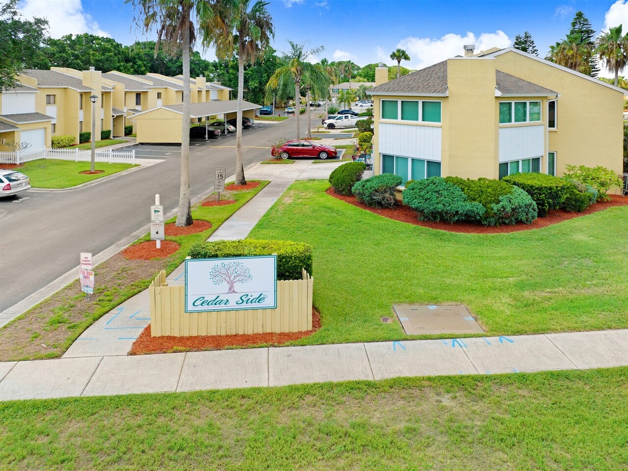 622 Cedar Side Circle NE