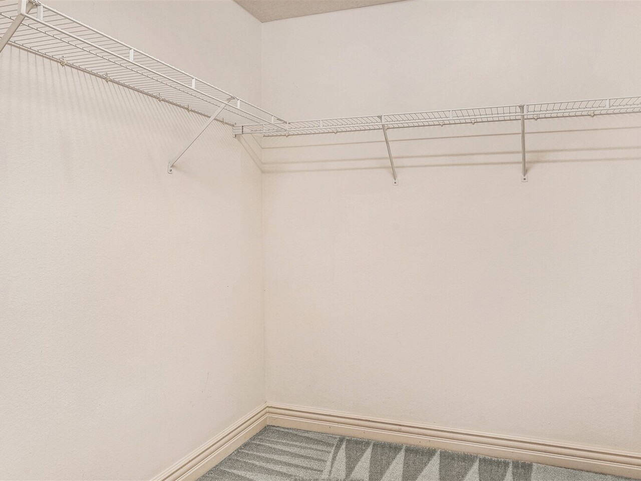 622 Cedar Side Circle NE