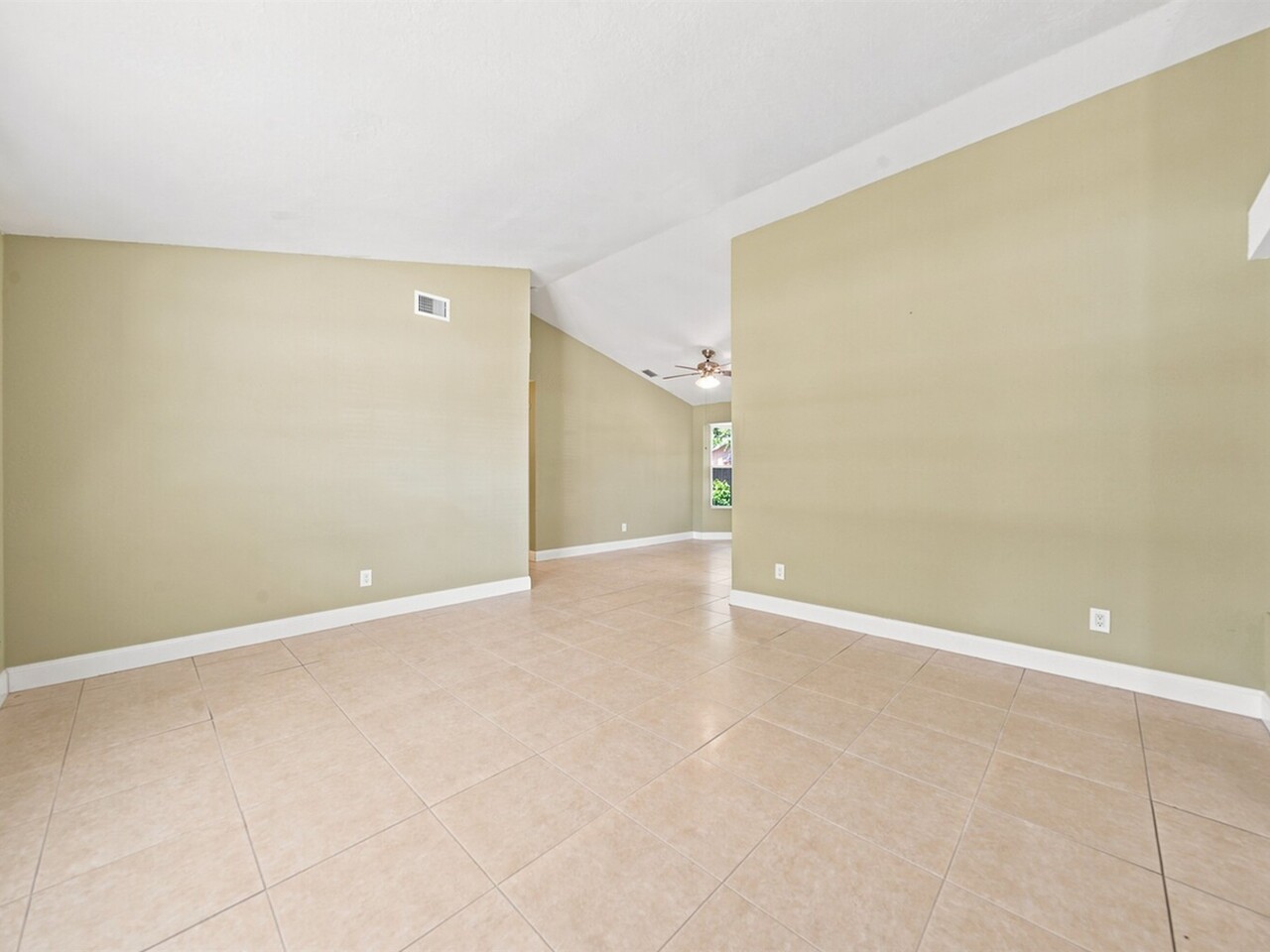 813 Emerald Way
