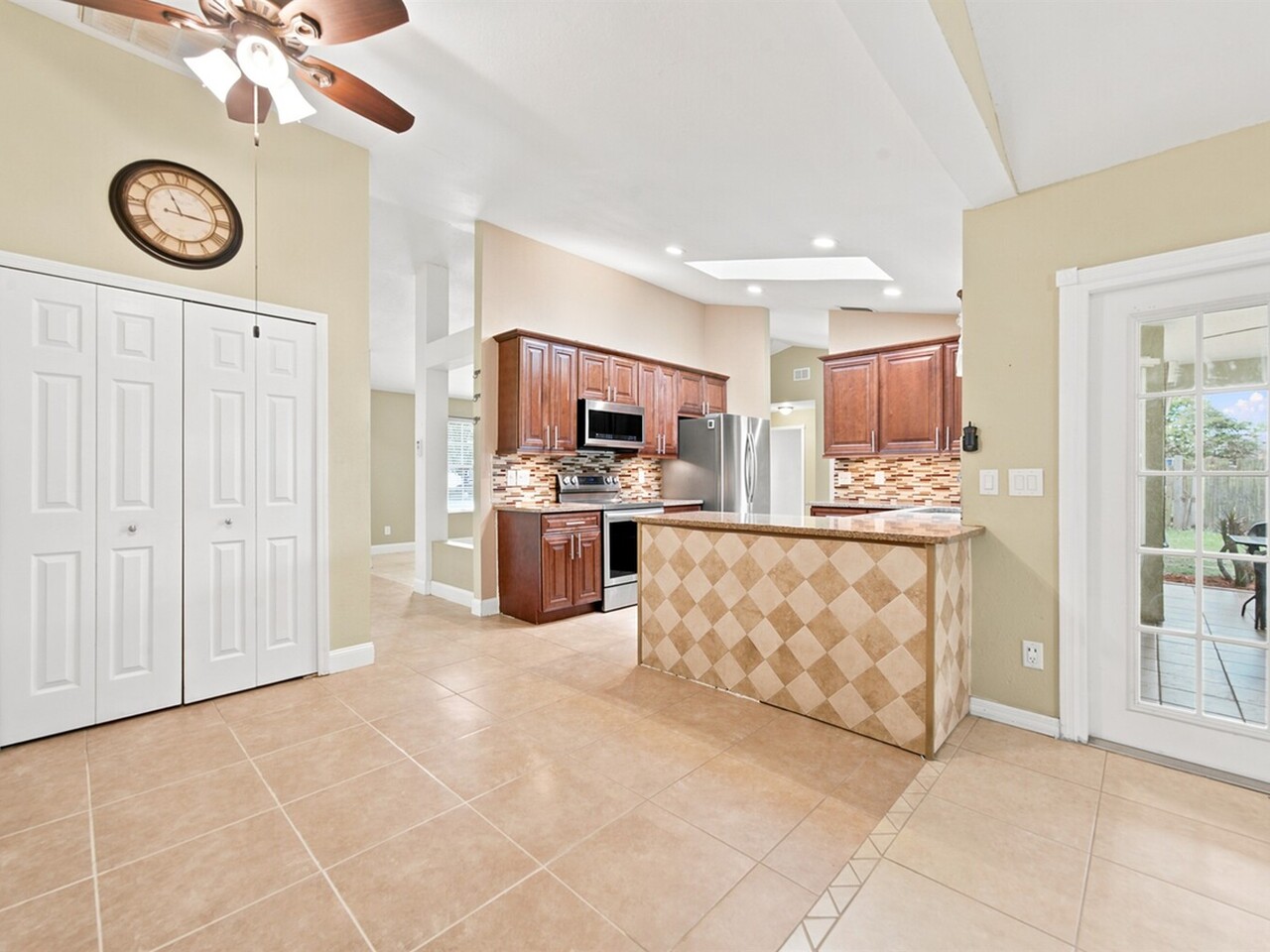 813 Emerald Way