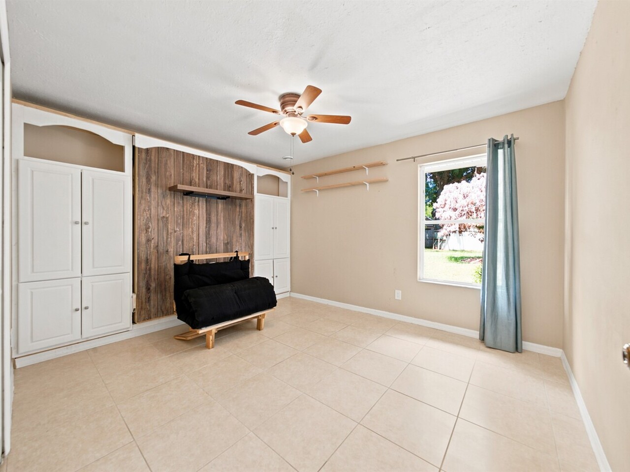 813 Emerald Way