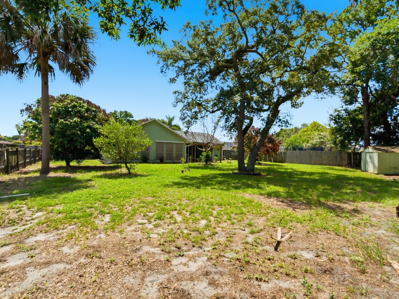813 Emerald Way