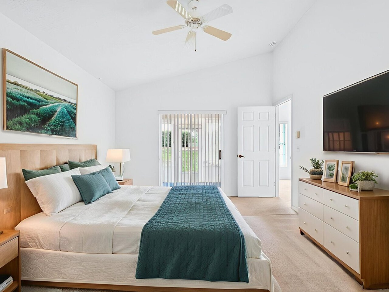 934 Pine Creek Circle NE