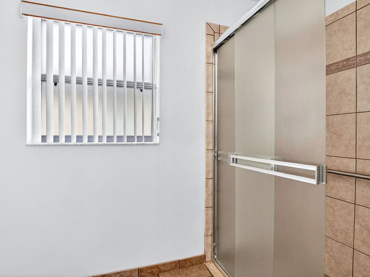 934 Pine Creek Circle NE